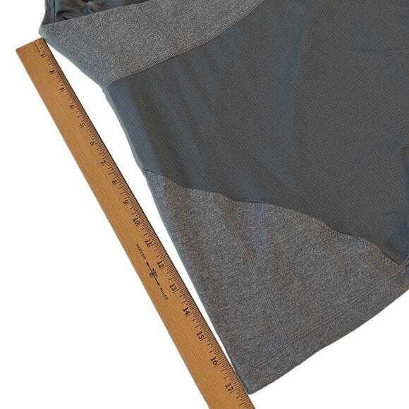 Lululemon Athletica Gray Adjustable Bra Side Detail Tank Top Size 4 - Picture 10 of 13